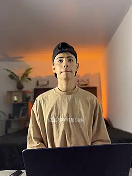 Snapshot of SebastianReed_ chatting on April 6, 2026, 4:08 am SebastianReed online show from April 6, 2026, 4:08 am