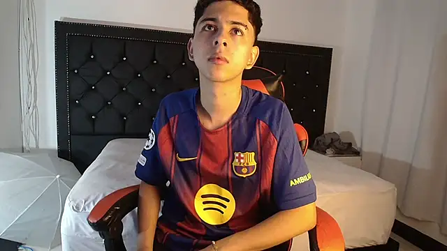 NohaDrake online show from March 20, 2026, 4:02 am