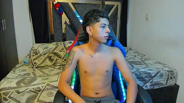 NohaDrake online show from March 17, 2026, 4:04 am