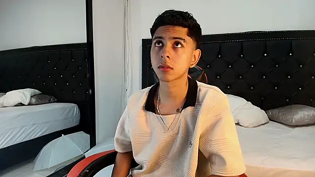 NohaDrake online show from March 21, 2026, 3:52 am