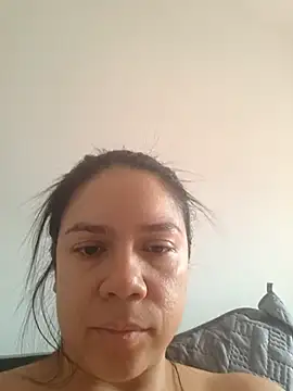 Snapshot of Aila_Phone chatting on April 7, 2026, 4:42 pm Aila Phone online show from April 7, 2026, 4:42 pm