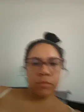 Snapshot of Aila_Phone chatting on April 14, 2026, 9:20 pm Aila Phone online show from April 14, 2026, 9:20 pm