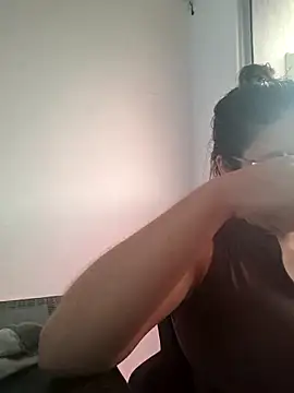 Snapshot of Aila_Phone chatting on April 8, 2026, 9:16 pm Aila Phone online show from April 8, 2026, 9:16 pm