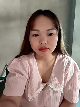 Mina xYx online show from May 7, 2026, 1:43 am