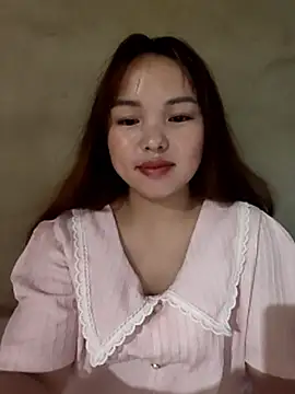 Mina xYx online show from May 18, 2026, 4:12 pm