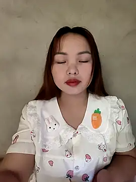 Mina xYx online show from May 11, 2026, 2:45 pm