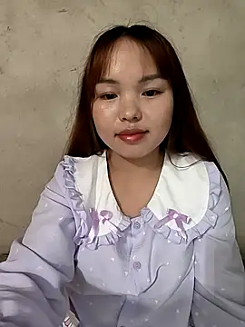 Mina xYx online show from May 3, 2026, 3:37 pm