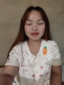 Mina xYx online show from May 15, 2026, 2:37 pm