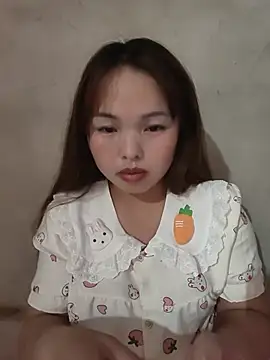 Mina xYx online show from May 27, 2026, 4:36 pm