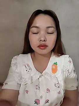 Mina xYx online show from May 24, 2026, 4:07 pm