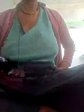 Snapshot of Mona_ji32 chatting on April 6, 2026, 4:46 am Mona ji32 online show from April 6, 2026, 4:46 am