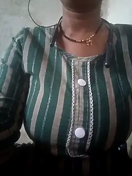 Snapshot of Mona_ji32 chatting on April 1, 2026, 12:50 pm Mona ji32 online show from April 1, 2026, 12:50 pm