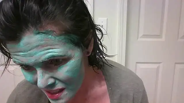 kitty-kitten82 online show from April 1, 2026, 7:20 am