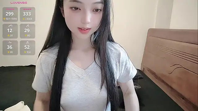 oblakitty  online show from May 12, 2026, 9:48 am
