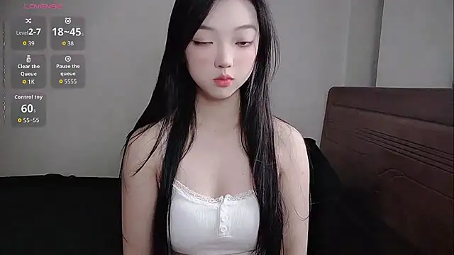 oblakitty  online show from May 12, 2026, 11:55 pm