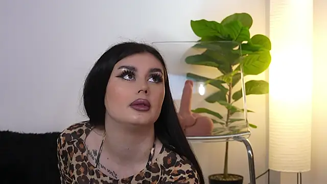 ItsKendra online show from April 1, 2026, 12:39 pm