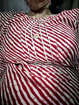 Snapshot of model_seela chatting on May 7, 2026, 1:14 pm model seela online show from May 7, 2026, 1:14 pm