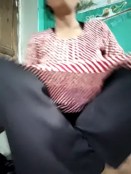 model seela online show from April 9, 2026, 7:58 am