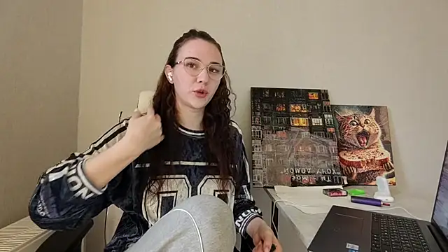 LaritaTocchio online show from March 26, 2026, 7:39 am