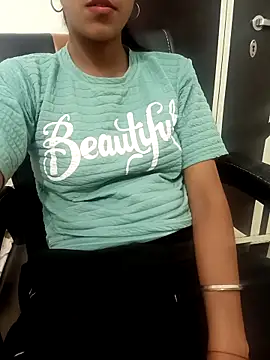 Snapshot of aushi_rajput chatting on April 7, 2026, 7:04 pm aushi rajput online show from April 7, 2026, 7:04 pm