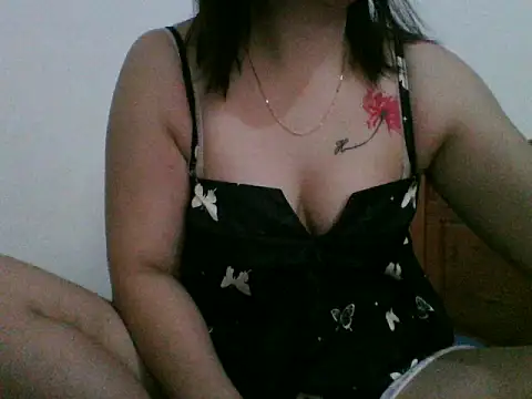 Snapshot of Tits28-2 chatting on June 6, 2026, 1:22 am Tits28-2 online show from June 6, 2026, 1:22 am