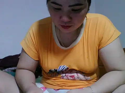Snapshot of Tits28-2 chatting on May 21, 2026, 8:23 am Tits28-2 online show from May 21, 2026, 8:23 am
