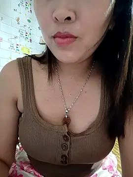 Cherry XyX online show from April 7, 2026, 1:35 pm