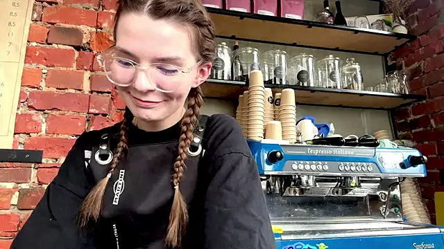 AnnWaddie online show from April 11, 2026, 11:36 am