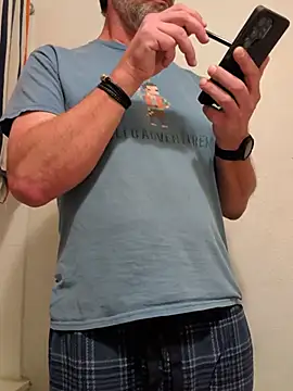 Snapshot of ChillerShrub chatting on April 8, 2026, 1:40 am ChillerShrub online show from April 8, 2026, 1:40 am