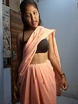 Pari lovers online show from June 4, 2026, 2:33 pm