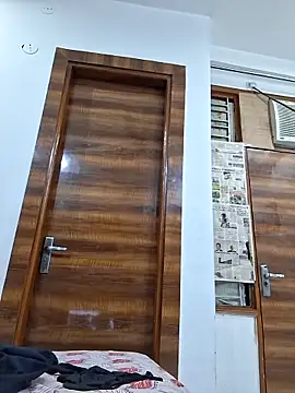 Pari lovers online show from April 10, 2026, 2:46 pm