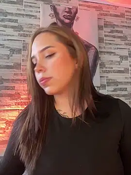 lunacandy 0 online show from April 16, 2026, 9:37 pm