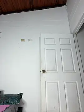 Snapshot of Trixie_pop chatting on April 6, 2026, 12:06 am Trixie pop online show from April 6, 2026, 12:06 am