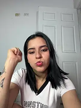 Snapshot of Trixie_pop chatting on March 28, 2026, 12:00 am Trixie pop online show from March 28, 2026, 12:00 am