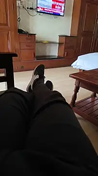 xyz 2giT online show from April 7, 2026, 5:42 am