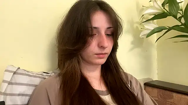 sakuraabloom7 online show from May 18, 2026, 4:23 pm