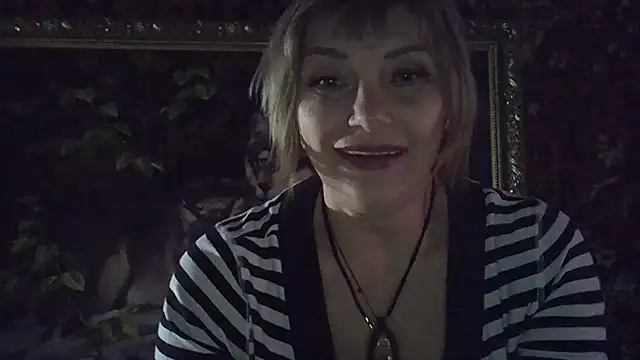 Lia Rayss online show from April 18, 2026, 7:51 pm