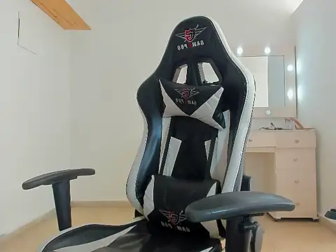 Snapshot of Thaliana_Jaramillo chatting on March 25, 2026, 5:01 pm Thaliana Jaramillo online show from March 25, 2026, 5:01 pm