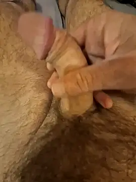 Snapshot of Titytwister30 chatting on April 7, 2026, 12:01 am Titytwister30 online show from April 7, 2026, 12:01 am