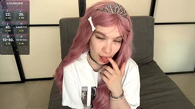 NerissaDeloria online show from April 1, 2026, 8:15 am