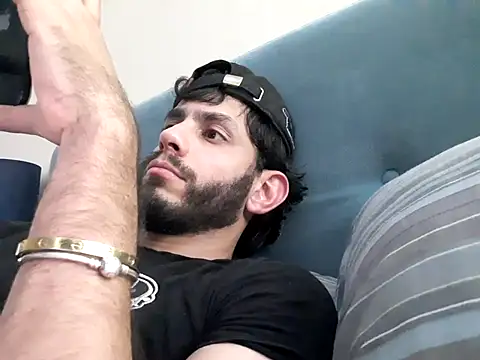 LatinBigClouds22cm online show from March 16, 2026, 8:22 pm