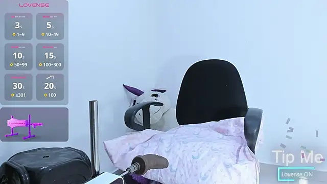 Snapshot of Aria_Cruz_ chatting on April 13, 2026, 10:47 pm Aria Cruz online show from April 13, 2026, 10:47 pm