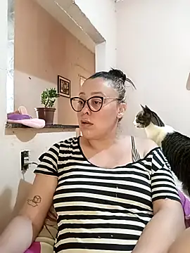 Snapshot of lua-bfly chatting on May 4, 2026, 5:49 pm lua-bfly online show from May 4, 2026, 5:49 pm