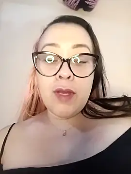 Snapshot of lua-bfly chatting on April 7, 2026, 10:44 pm lua-bfly online show from April 7, 2026, 10:44 pm