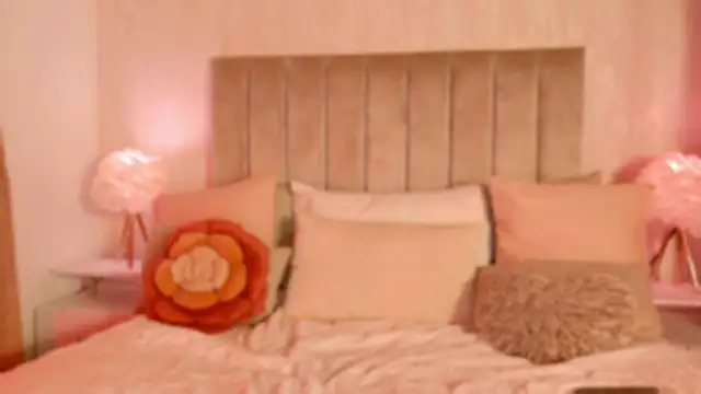 Snapshot of Liora_Sol chatting on April 21, 2026, 12:12 am Liora Sol online show from April 21, 2026, 12:12 am