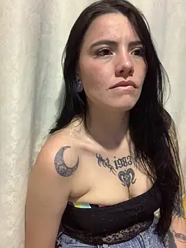 Snapshot of Tatii1 chatting on April 10, 2026, 2:07 am Tatii1 online show from April 10, 2026, 2:07 am