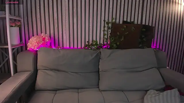 Snapshot of Lori_Bllossom chatting on April 6, 2026, 1:12 am Lori Bllossom online show from April 6, 2026, 1:12 am