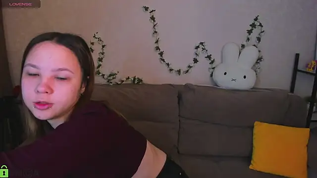 Snapshot of Lori_Bllossom chatting on April 15, 2026, 1:11 am Lori Bllossom online show from April 15, 2026, 1:11 am