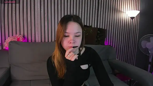 Snapshot of Lori_Bllossom chatting on April 7, 2026, 1:07 am Lori Bllossom online show from April 7, 2026, 1:07 am