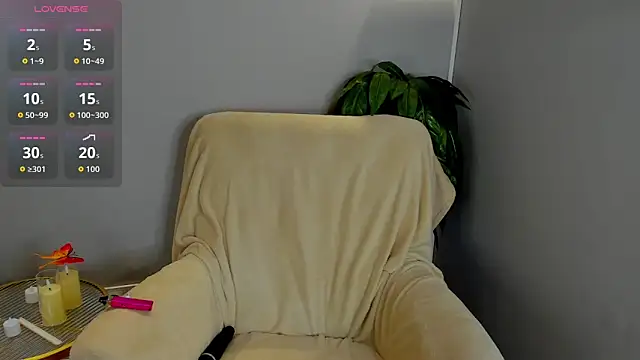 Snapshot of Nika_Blaze chatting on April 2, 2026, 1:24 am Nika Blaze online show from April 2, 2026, 1:24 am